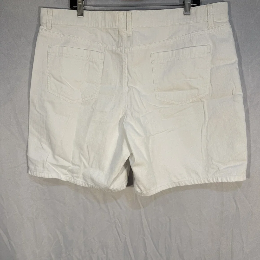 new york and company Women's White Denim Shorts Size 18 Flat Front Casual‎